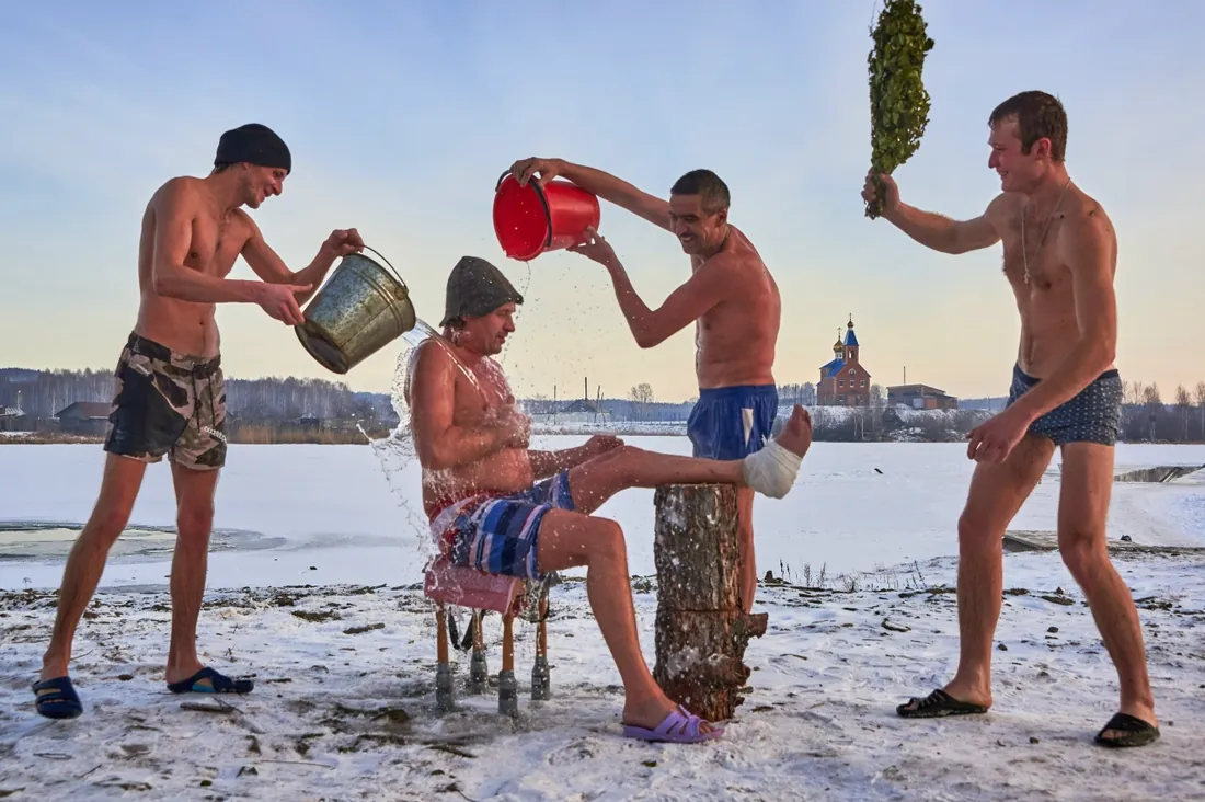Праздники у проруби